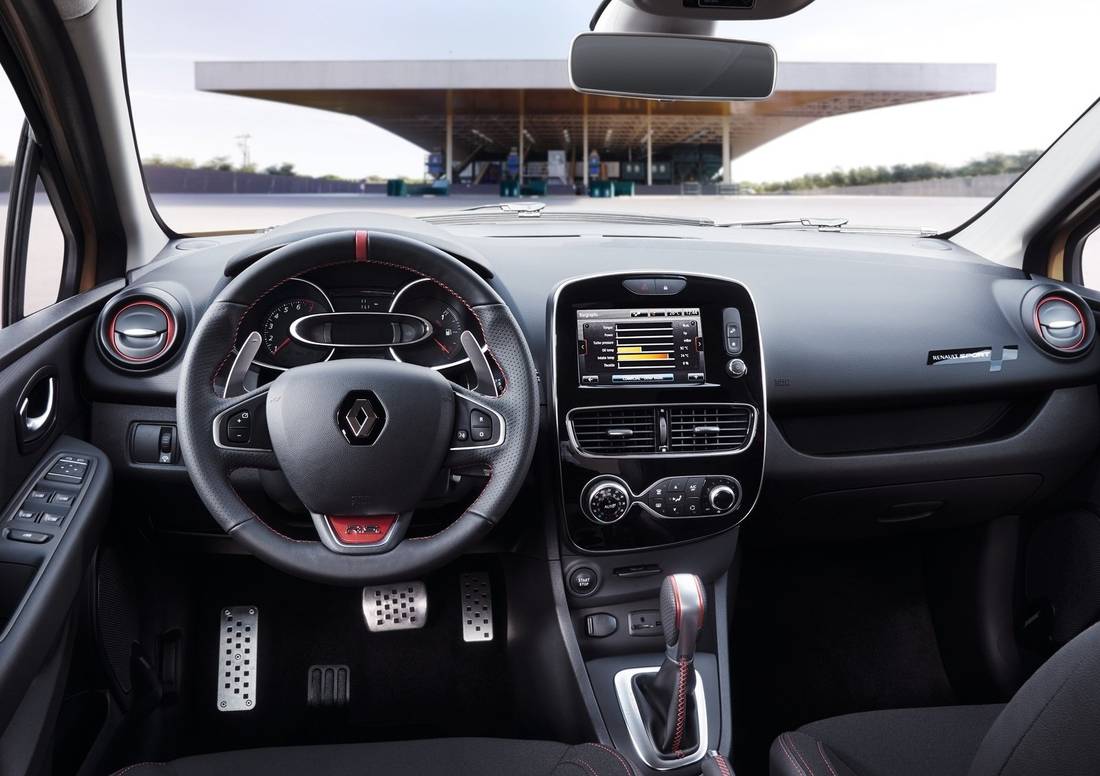 renault-clio-rs-interior