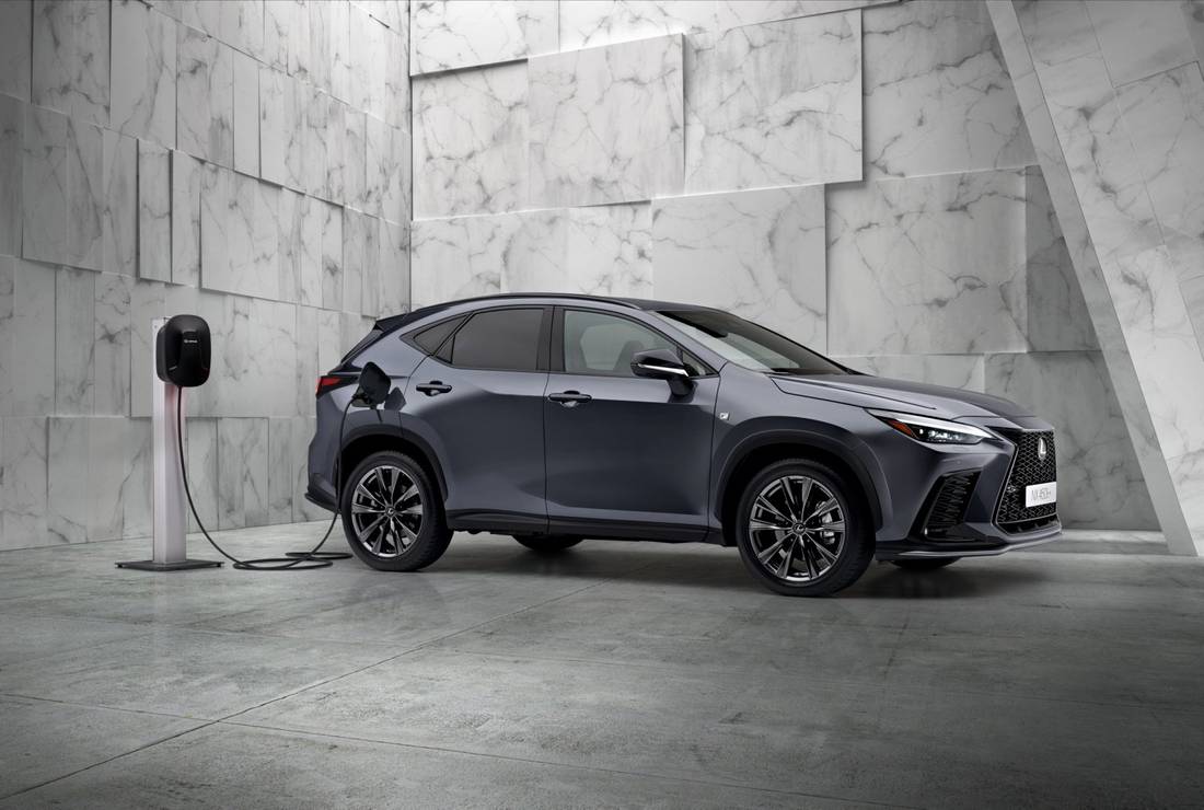 lexus-nx-laadpaal-2021-24-1