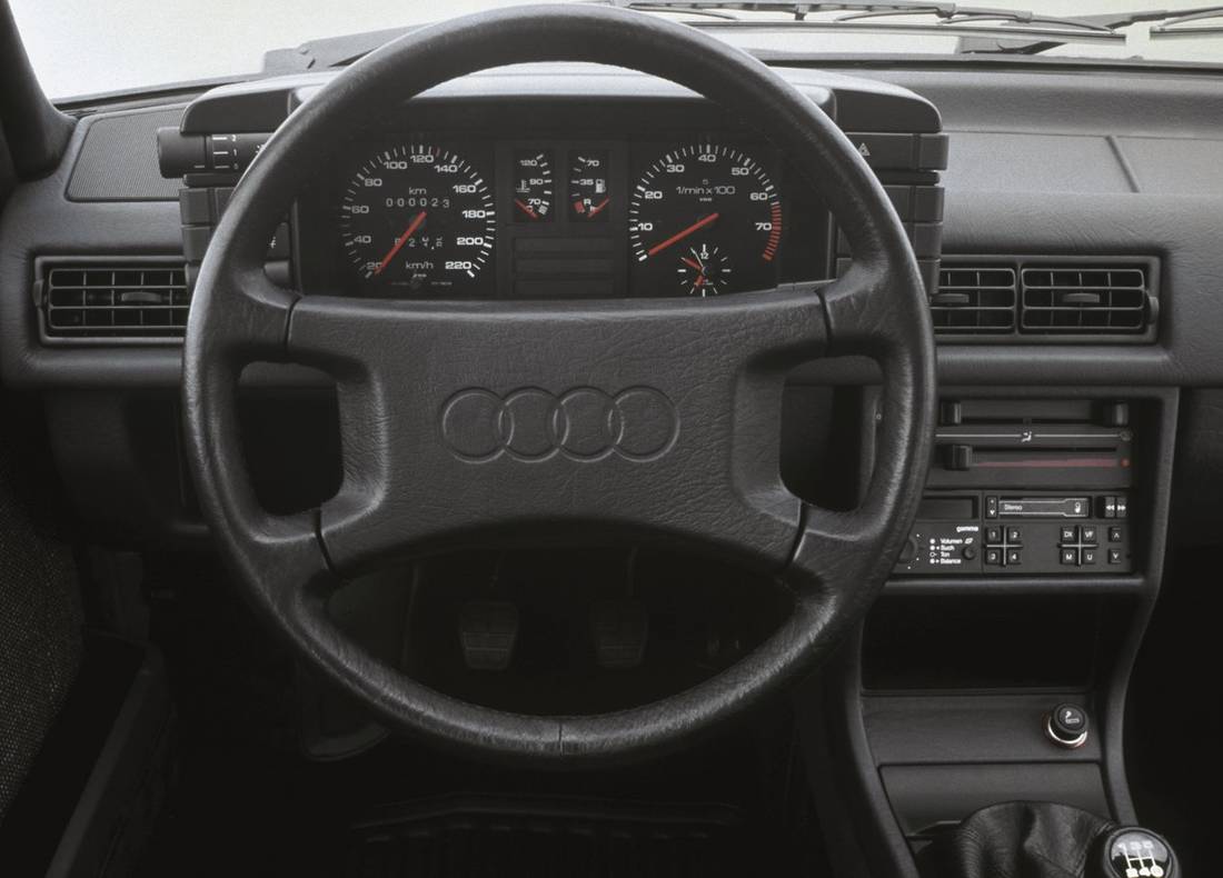 audi-90-interior