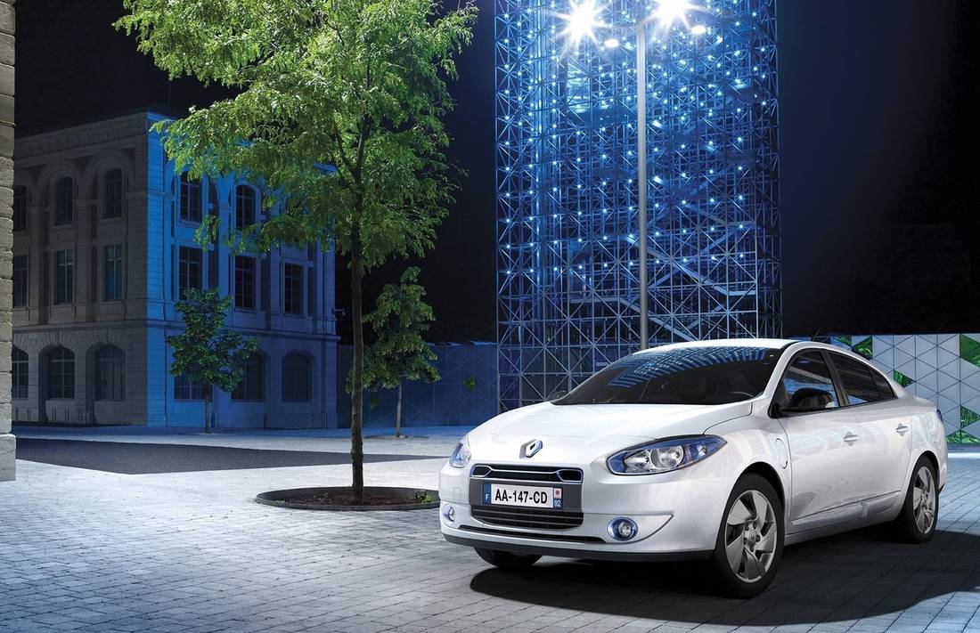 renault-fluence-ze-front