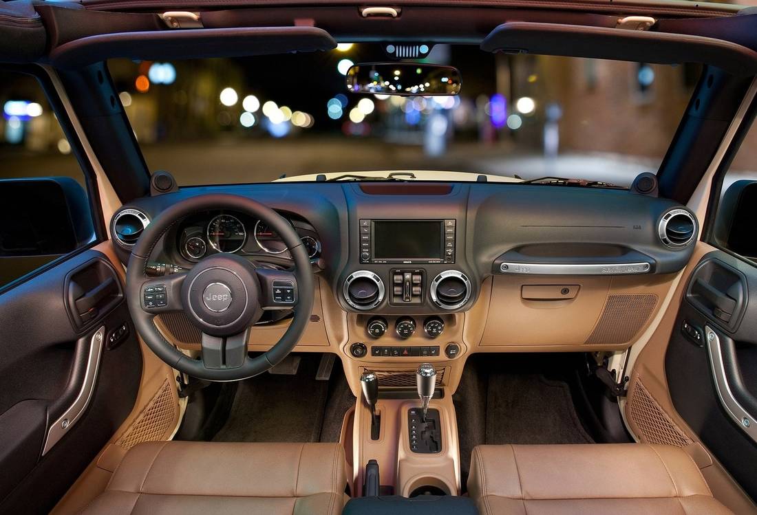 jeep-wrangler-jk-interior