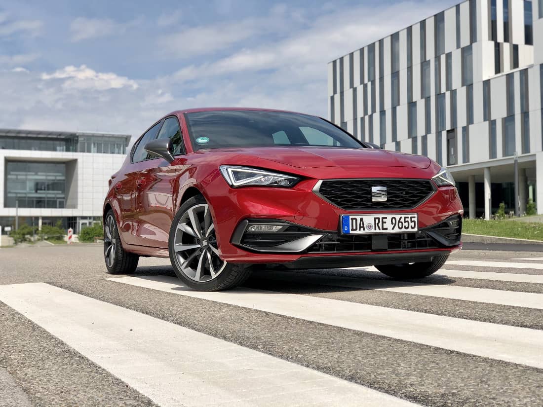 Seat Leon FR eTSI 2020 Desire Red Front Zebra