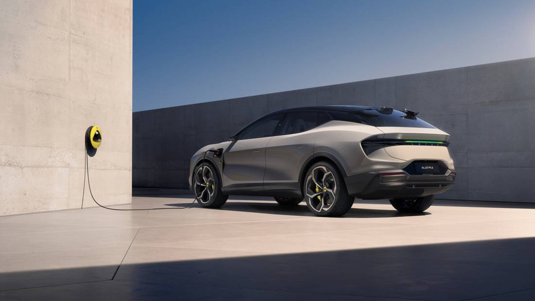 Lotus-Eletre-hero-image_8