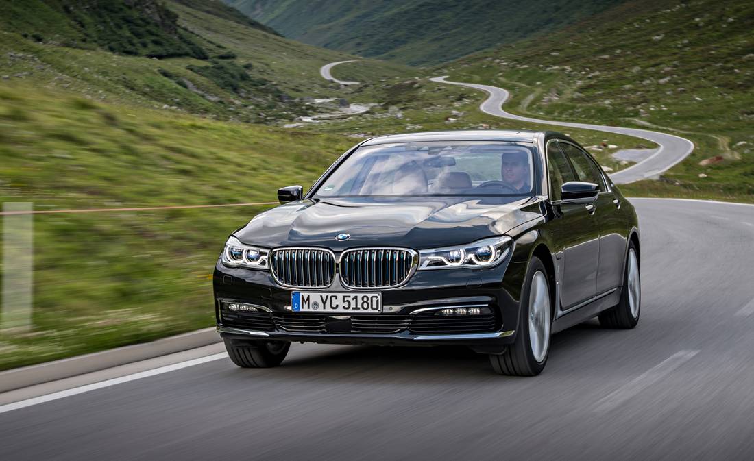 bmw-740d-front