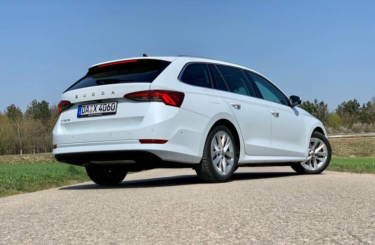 Skoda Octavia Combi First Edition 2020 Heck links