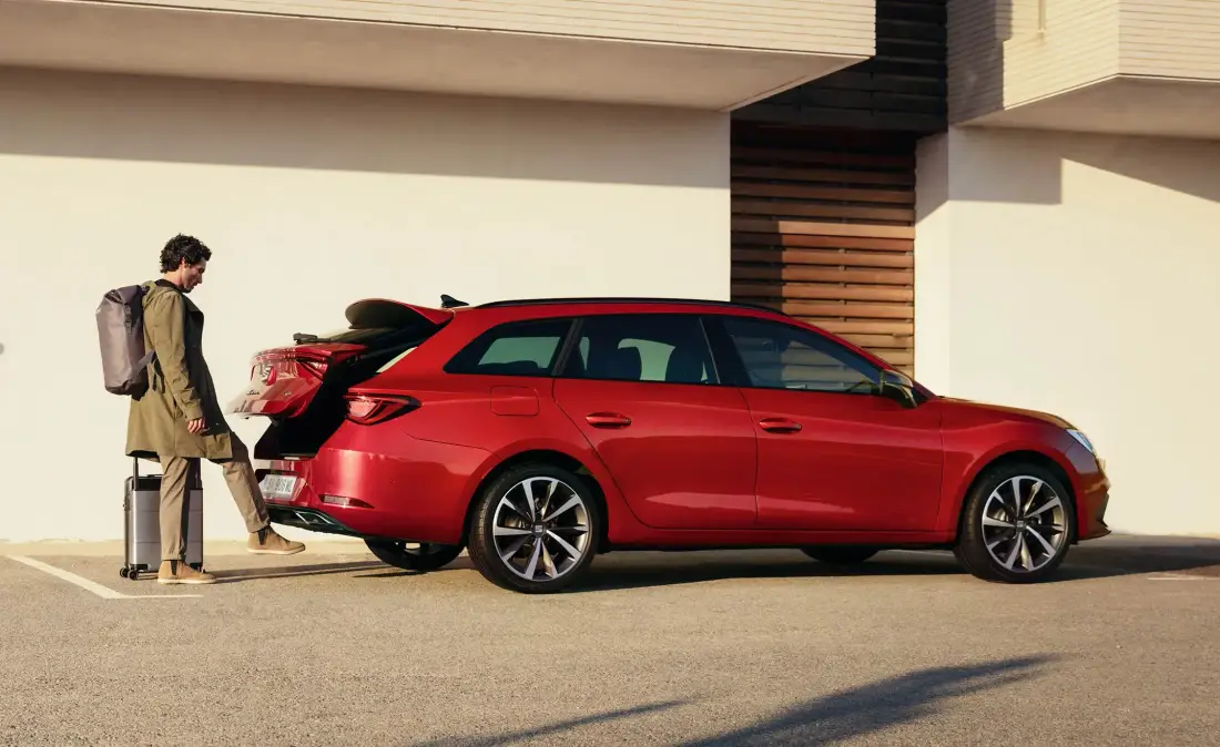 seat-leon-sp-e-hybrid-side