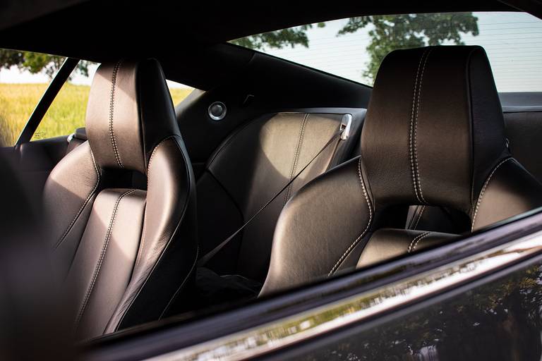 Aston-Martin-DB9-Seats2