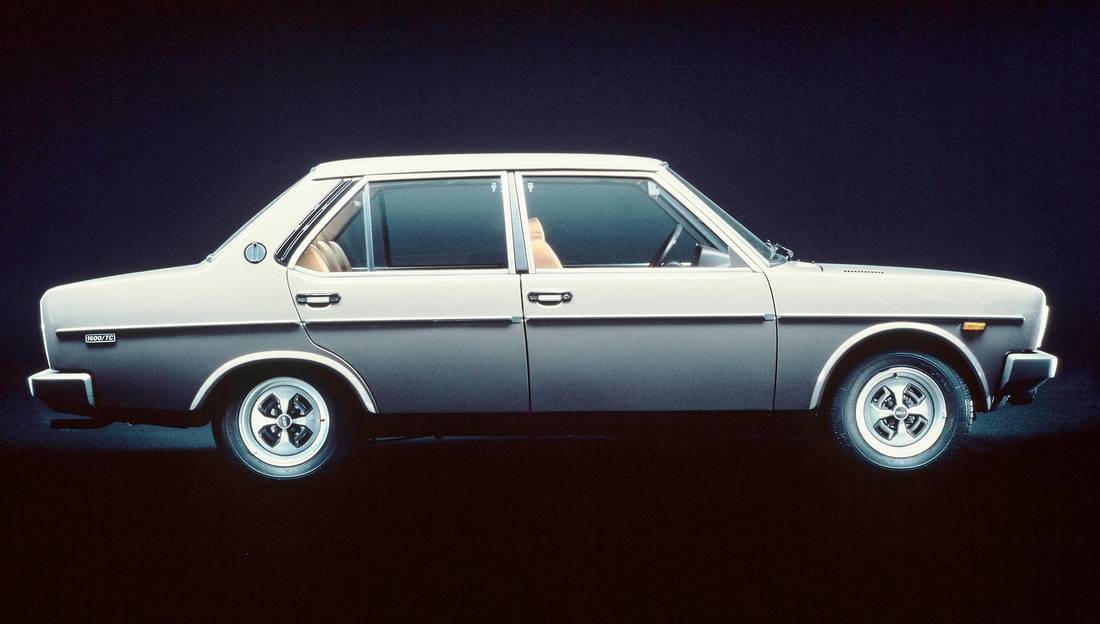 fiat-131-side
