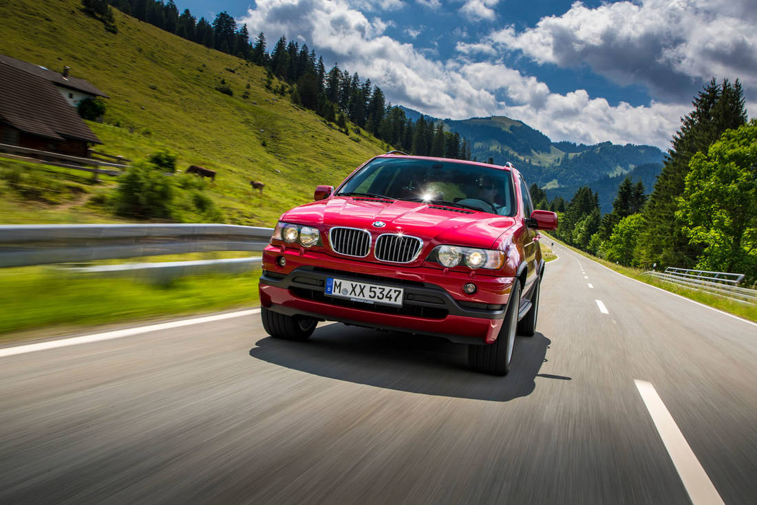 BMW X5 F15 mit M Sportpaket: Neue Wallpaper zeigen xDrive30d in Weiß