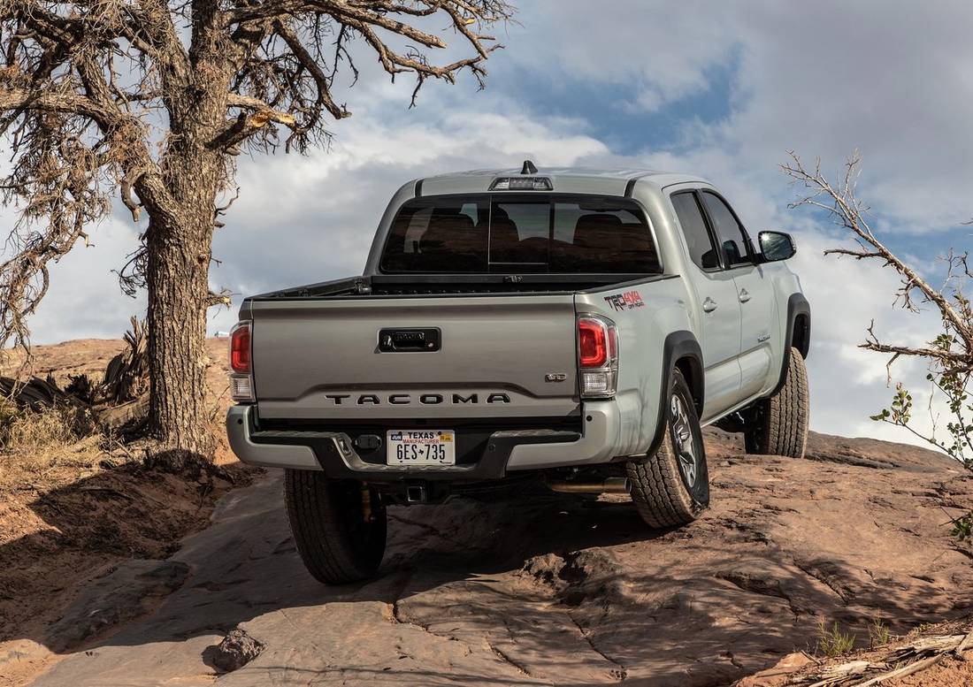 toyota-tacoma-back