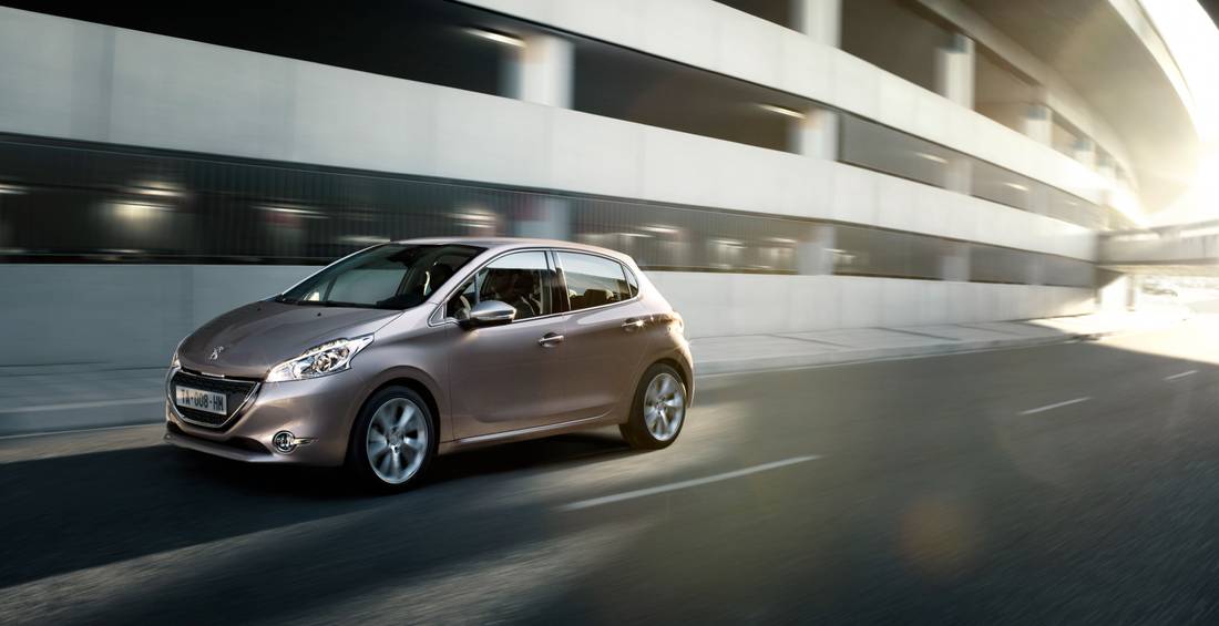 peugeot-208-front