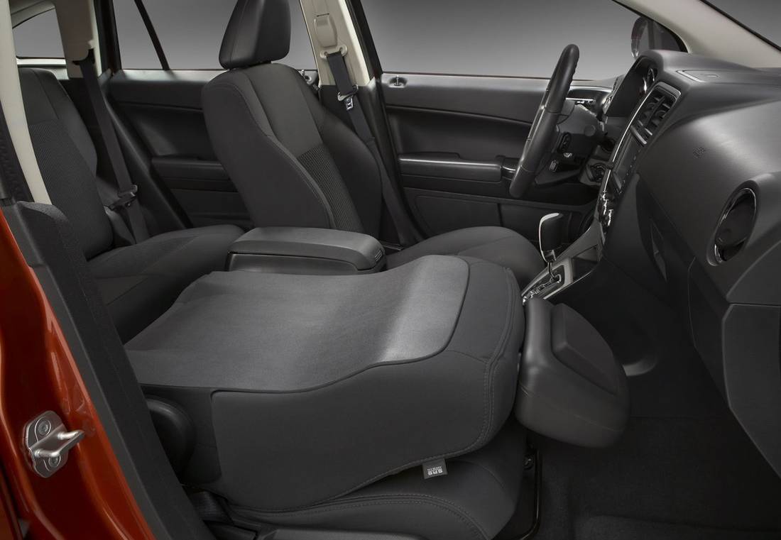 dodge-caliber-seats