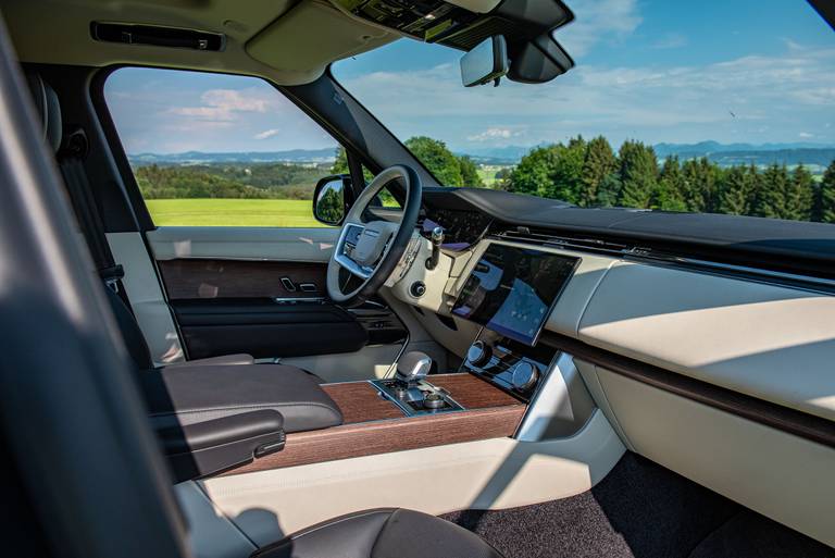 Range-Rover-P530-2022-Interieur