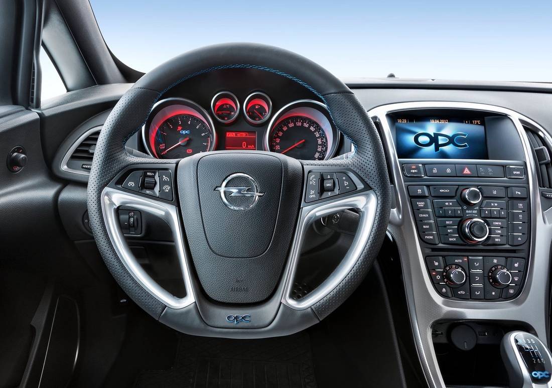 opel-astra-opc-interior