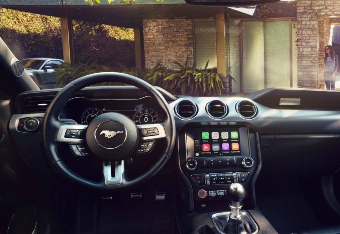 ford-mustang-gt-interior