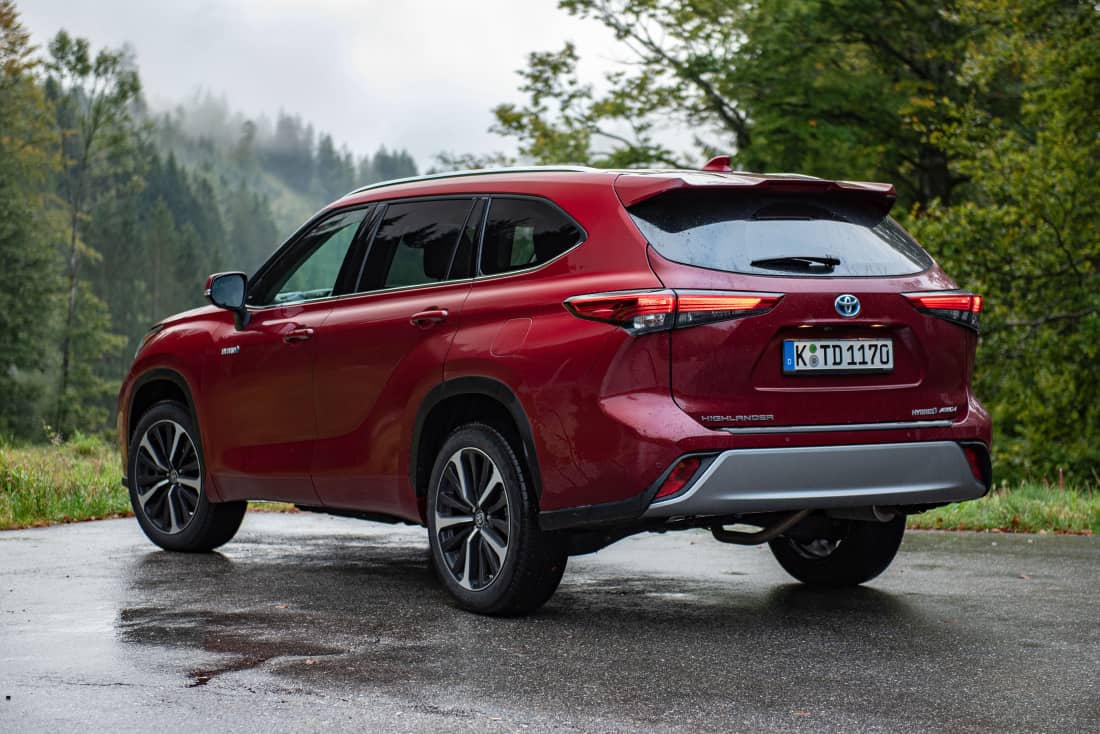 Toyota Highlander Hybrid Side-Rear