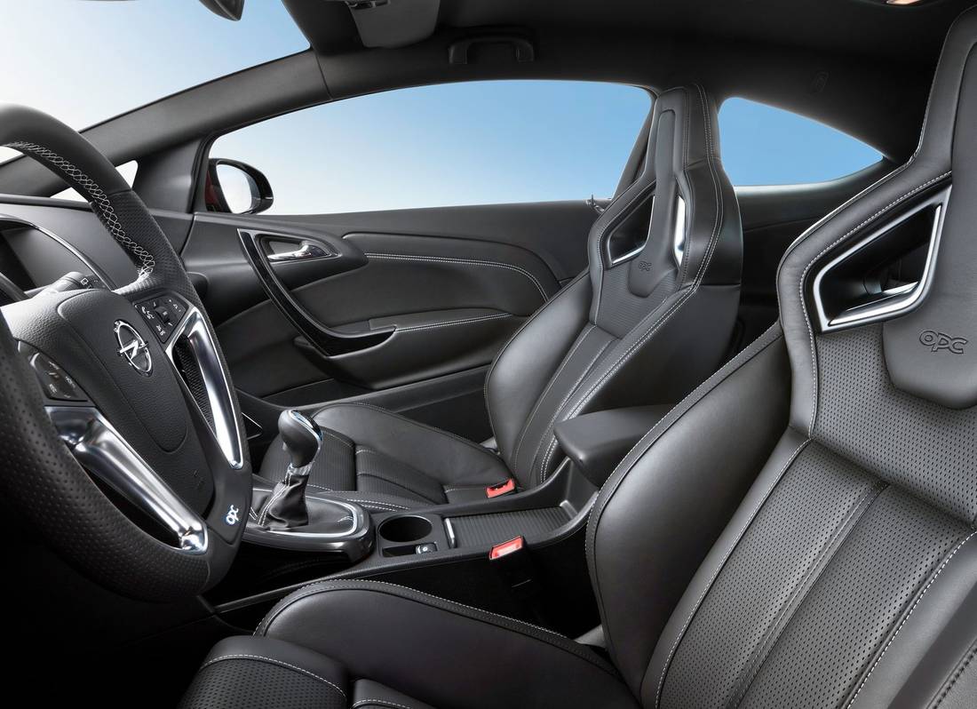 opel-astra-opc-seating