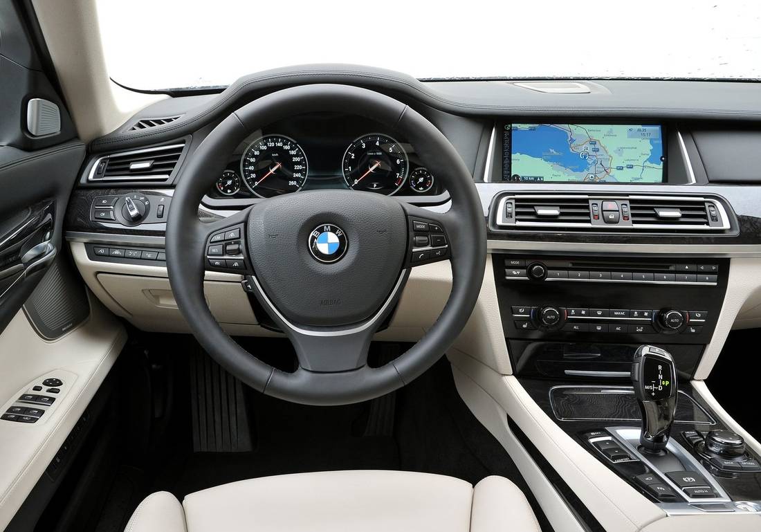 bmw-f02-interior