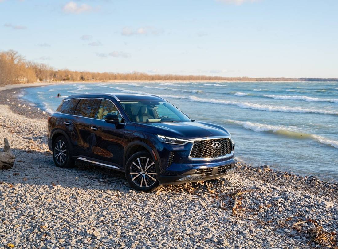 infiniti-qx60-black-front