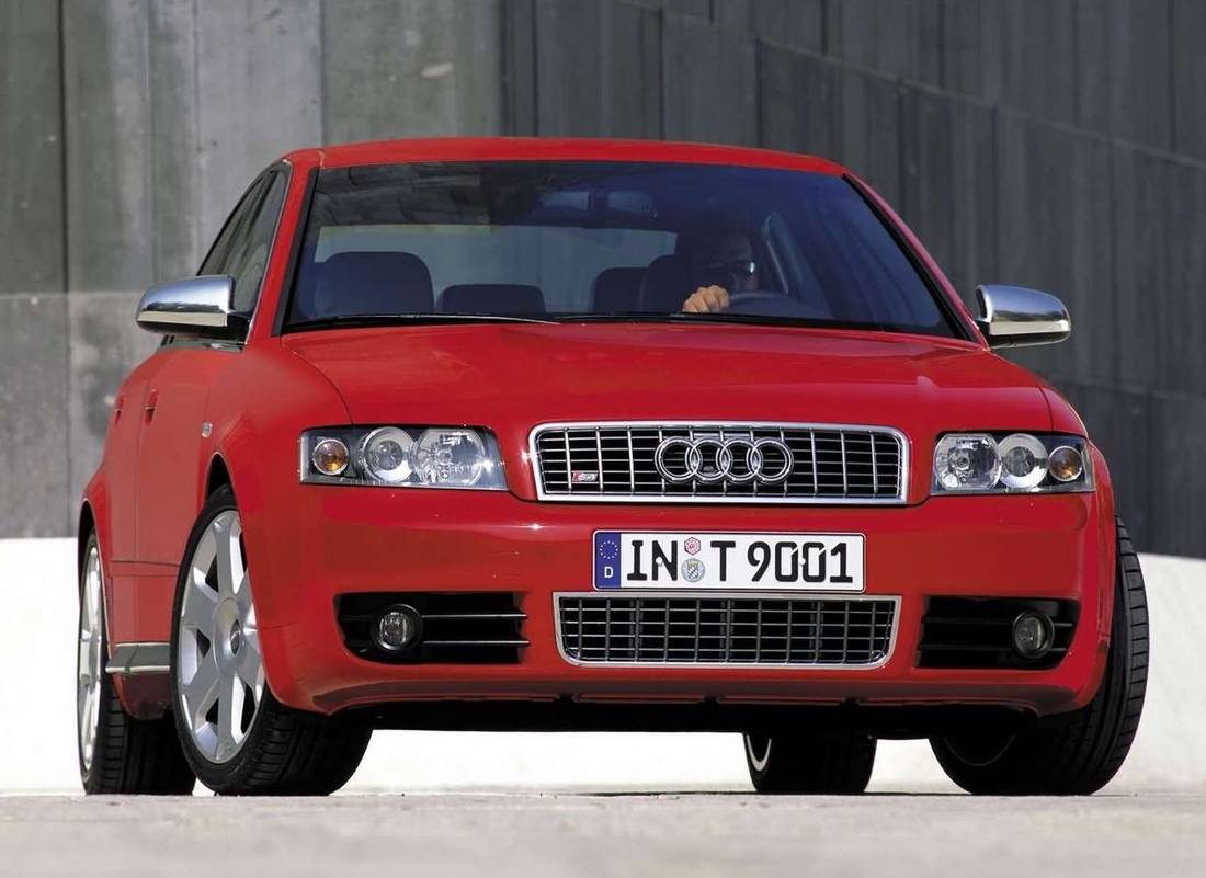 Audi-S4-B5-Frontview