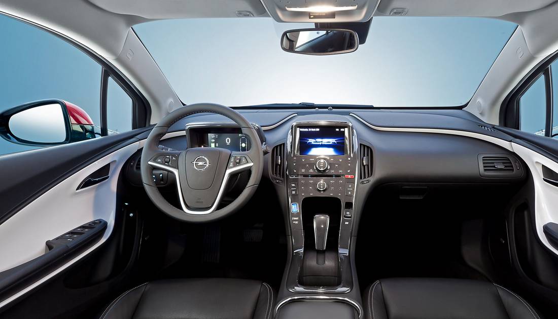 opel-ampera-interior