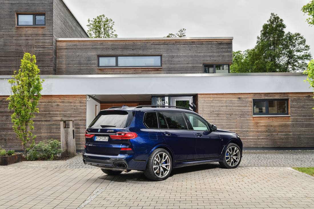 bmw-x7-back