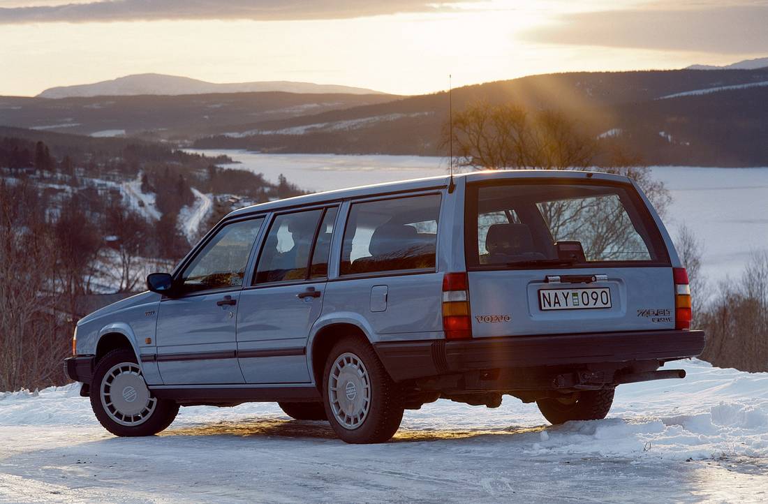 volvo-745-back