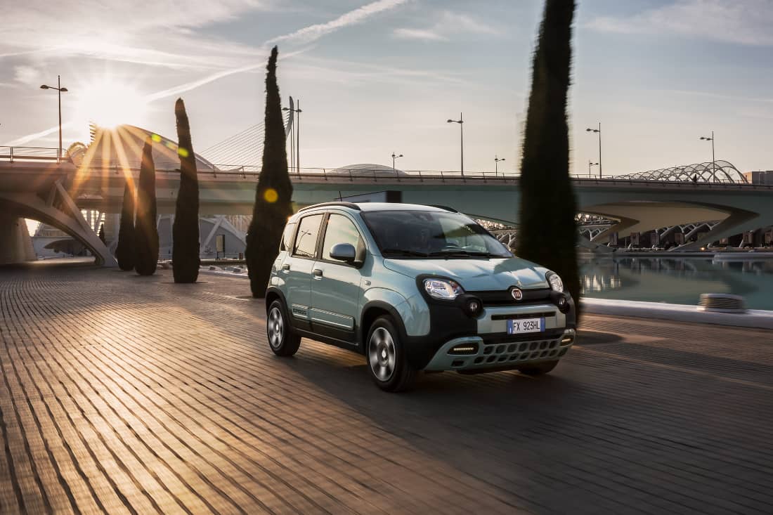  Mit einem Basispreis von knapp 13.000 Euro ist der Fiat Panda Hybrid der günstigste Hybrid-Kleinwagen 2022.