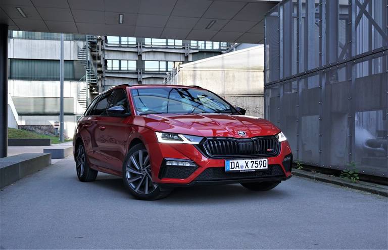 Skoda Octavia RS Combi 2020 Velvet Rot Front rechts