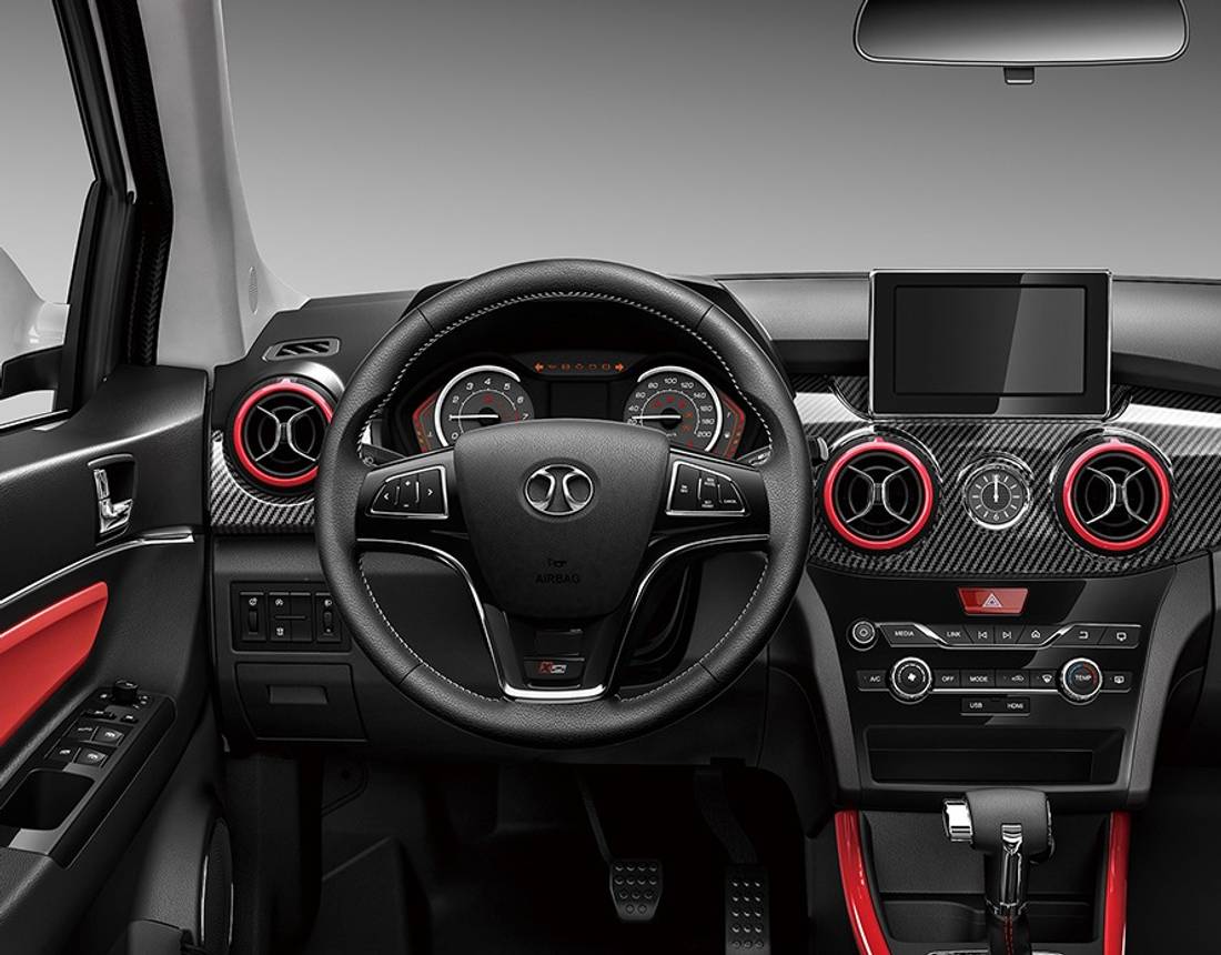 baic-senova-x25-interior