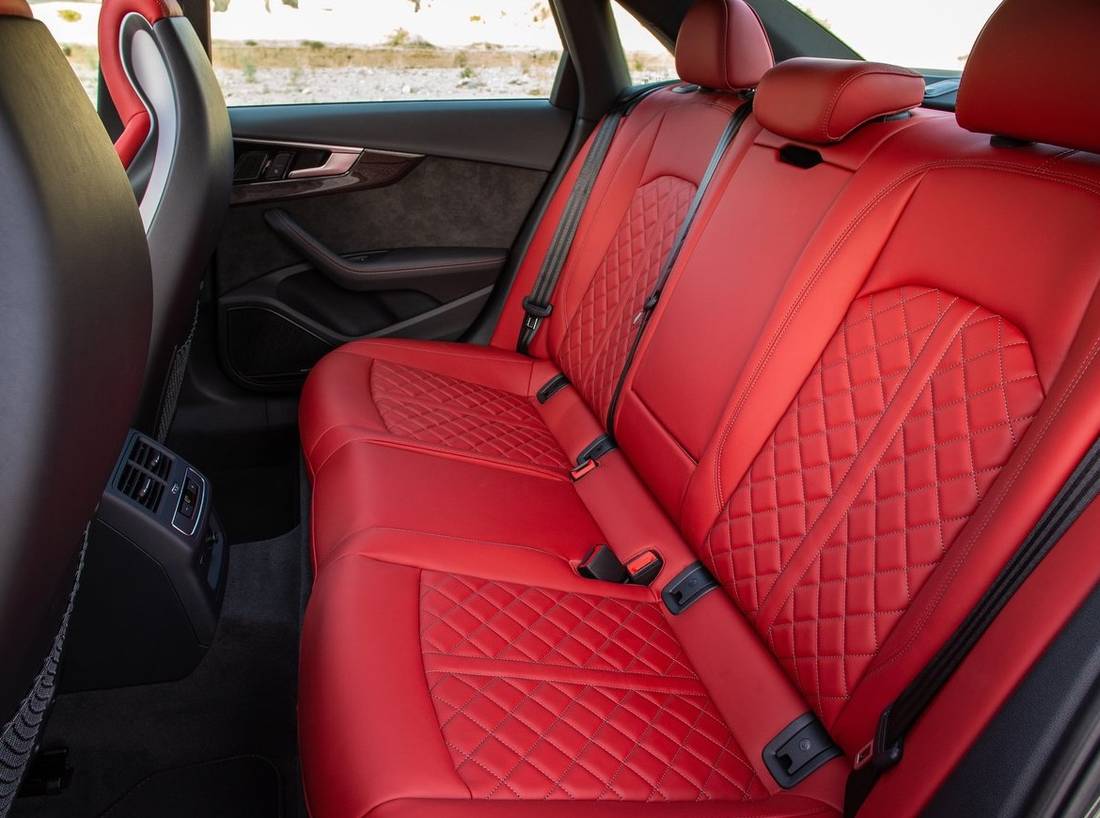 Audi-S4-seating