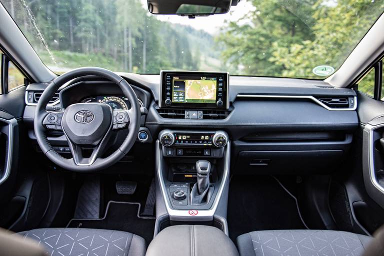 Toyota-RAV4-Hybrid-Interieur