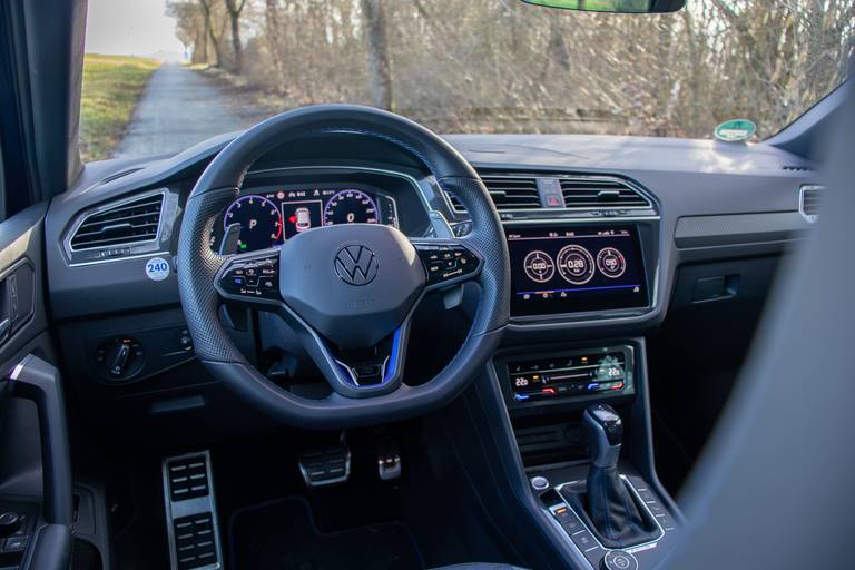 Volkswagen Tiguan R Interior 1