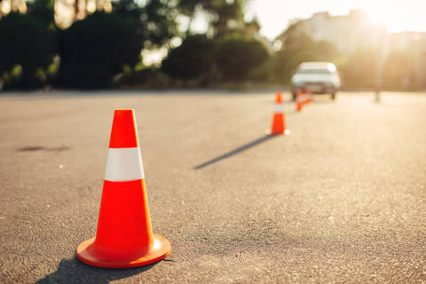 4HdPMFlppwtNFDBtccqkPT-89921f85cecf34f38059880addfd7a40-iStock-1006153028_F__hrerschein_Schnellkurs-480.jpg