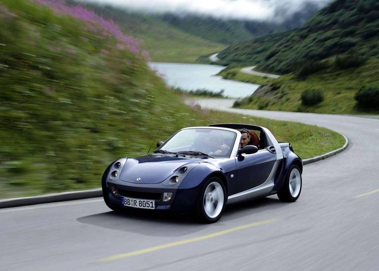  Der Smart Roadster ist als kleiner Sportwagen nur von 2003 bis 2005 gebaut worden und als Spaßmobil heute günstig gebraucht erhältlich.