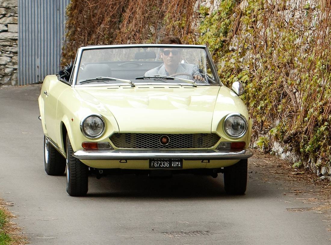 fiat-124-sport-spider-pininfarina-front