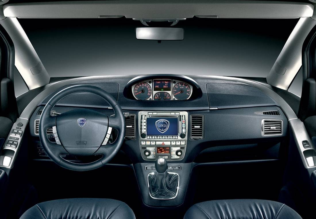 lancia-musa-interieur