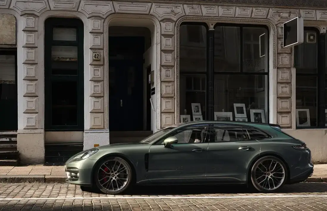 porsche-panamera-4s-side