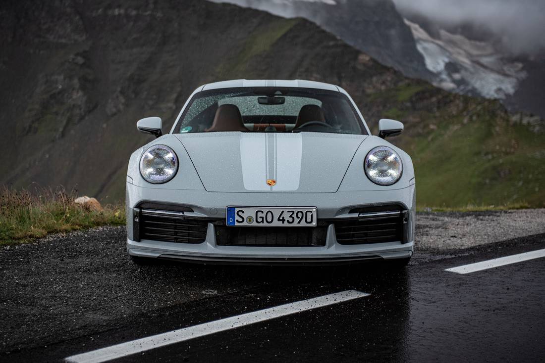 Porsche-911-Sport-Classic-Front
