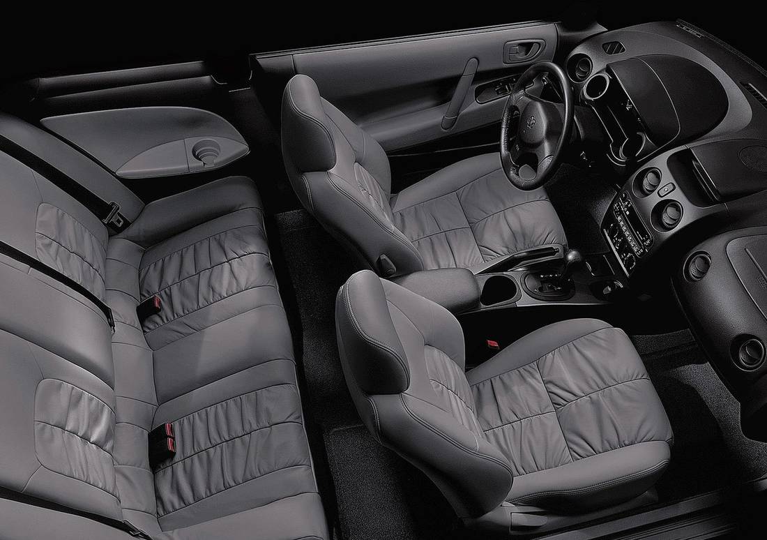 dodge-stratus-seats