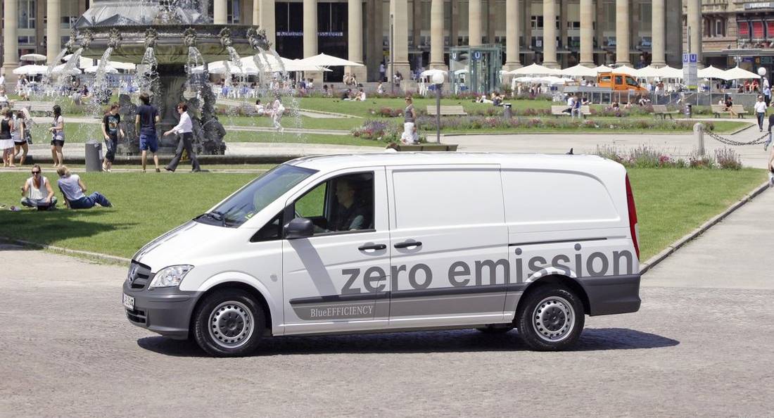 mercedes-benz-e-vito-side