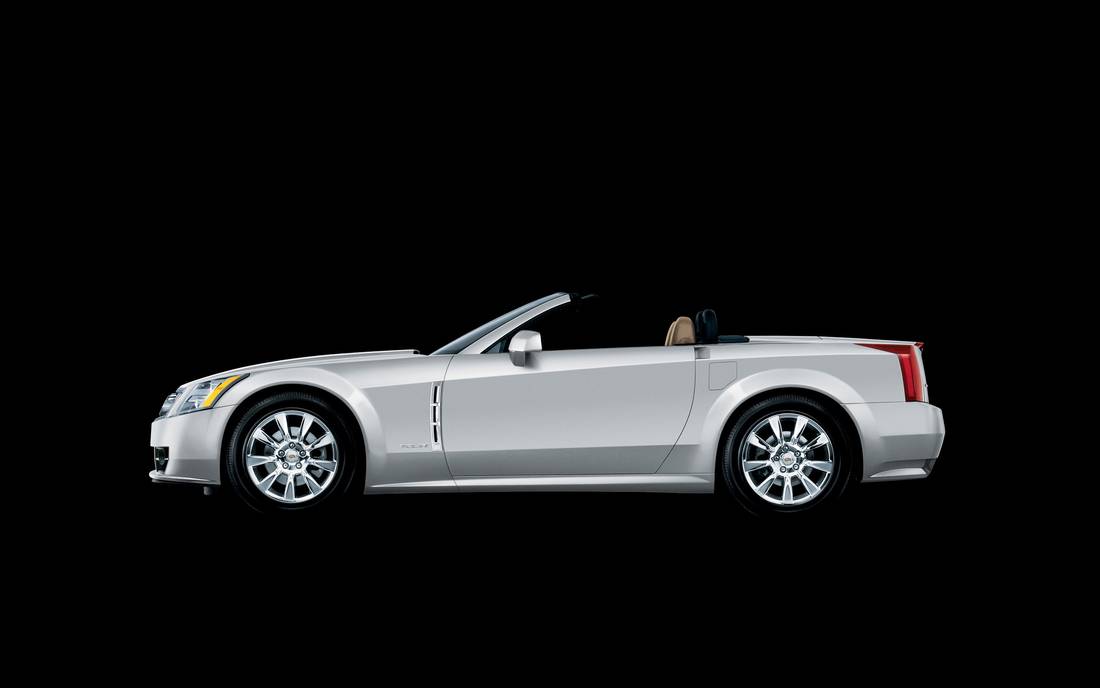 cadillac-xlr-side