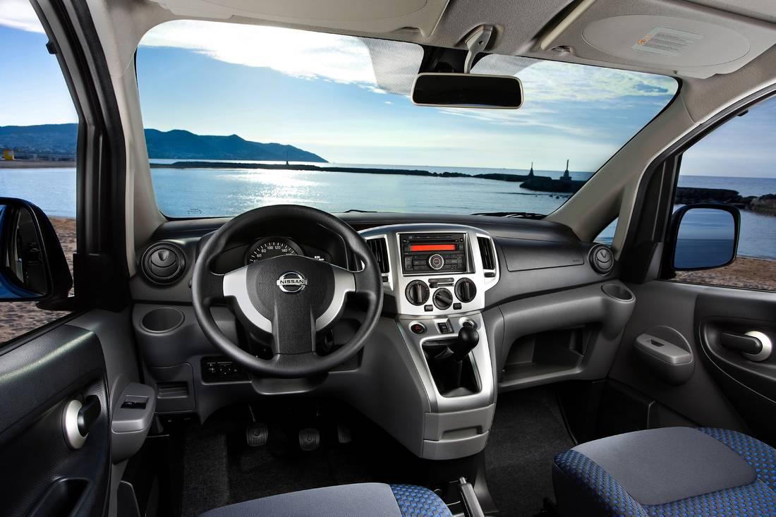 nissan-evalia-interieur