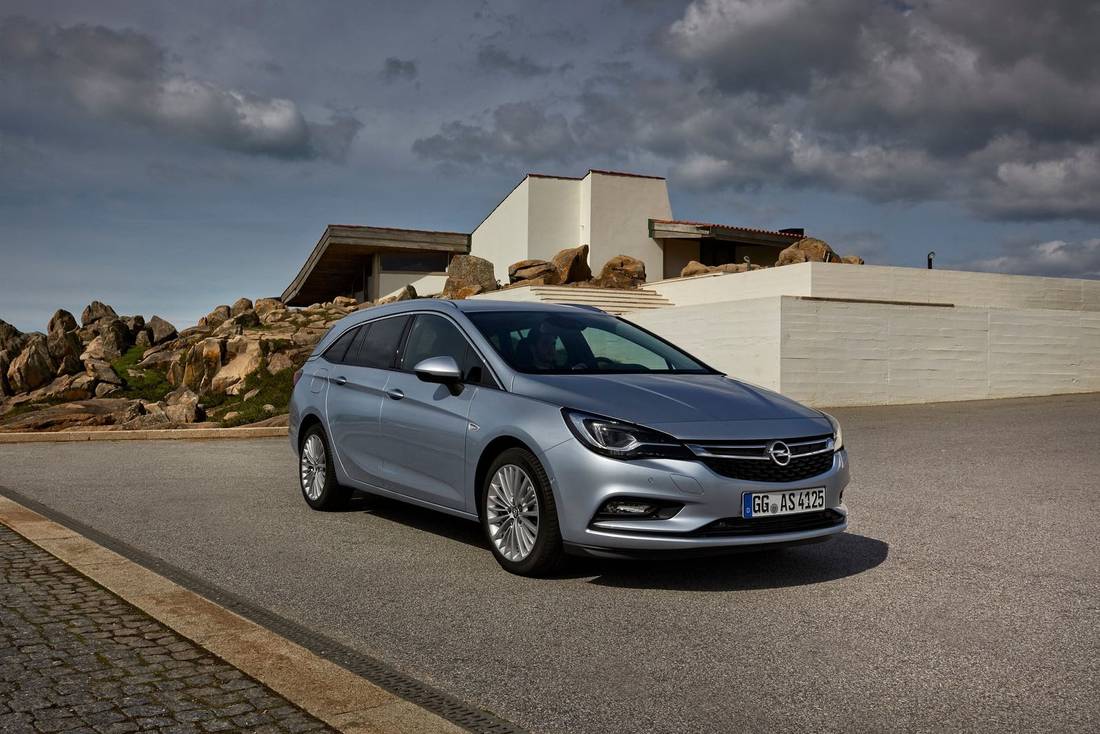 Opel-Astra-K-Sports-Tourer-Hero