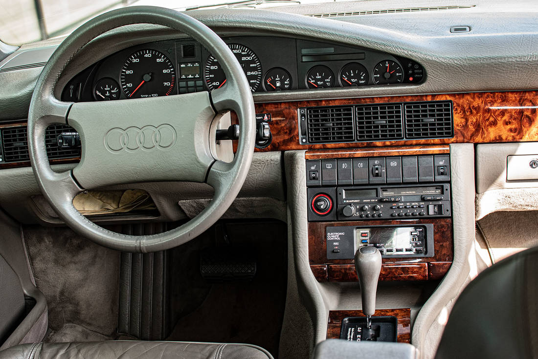 Audi-V8-D11-Interior