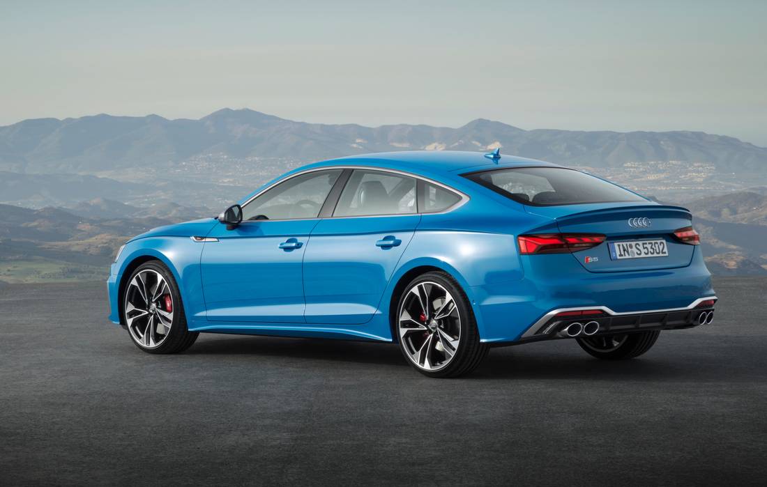 audi-s5-sportback-back