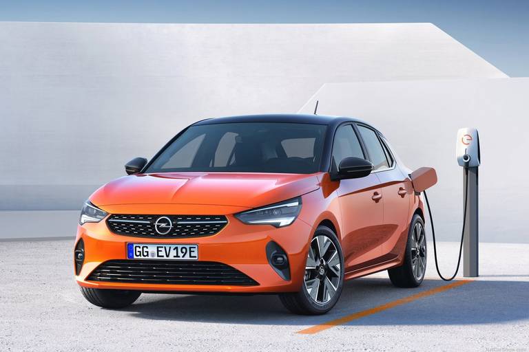 Opel-Corsa-e-Charging