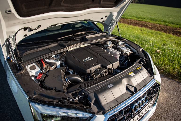  Der 265 PS starke 2.0 TFSI bietet im Audi A5 Cabriolet einen guten Kompromiss aus Leistung und Effizienz. Nur das 7-Gang-Direktschaltgetriebe benötigt hin und wieder etwas länger, bis es die richtige Fahrstufe gefunden hat.