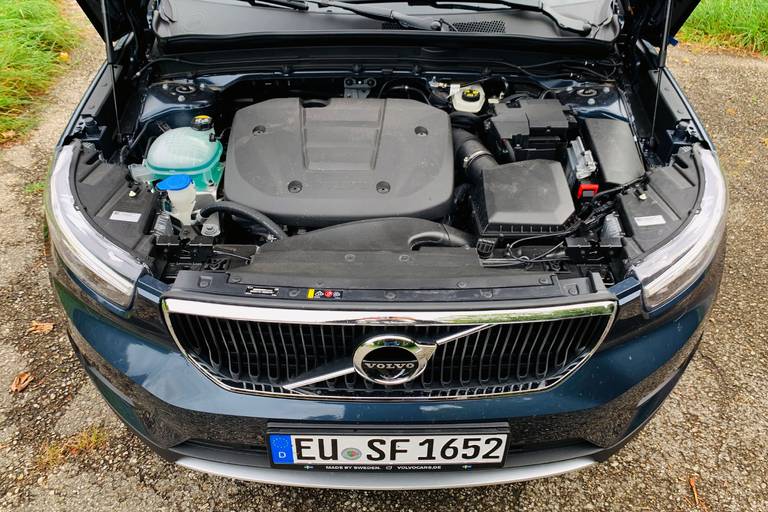 Volvo-XC40-T2-Engine