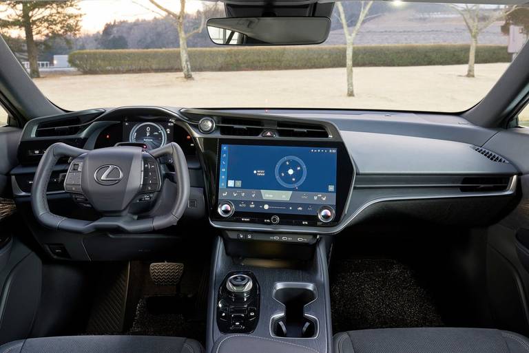 Lexus-RZ450e-Interieur